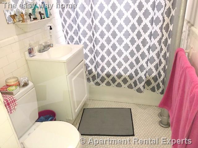 172 Maple St, Malden Center