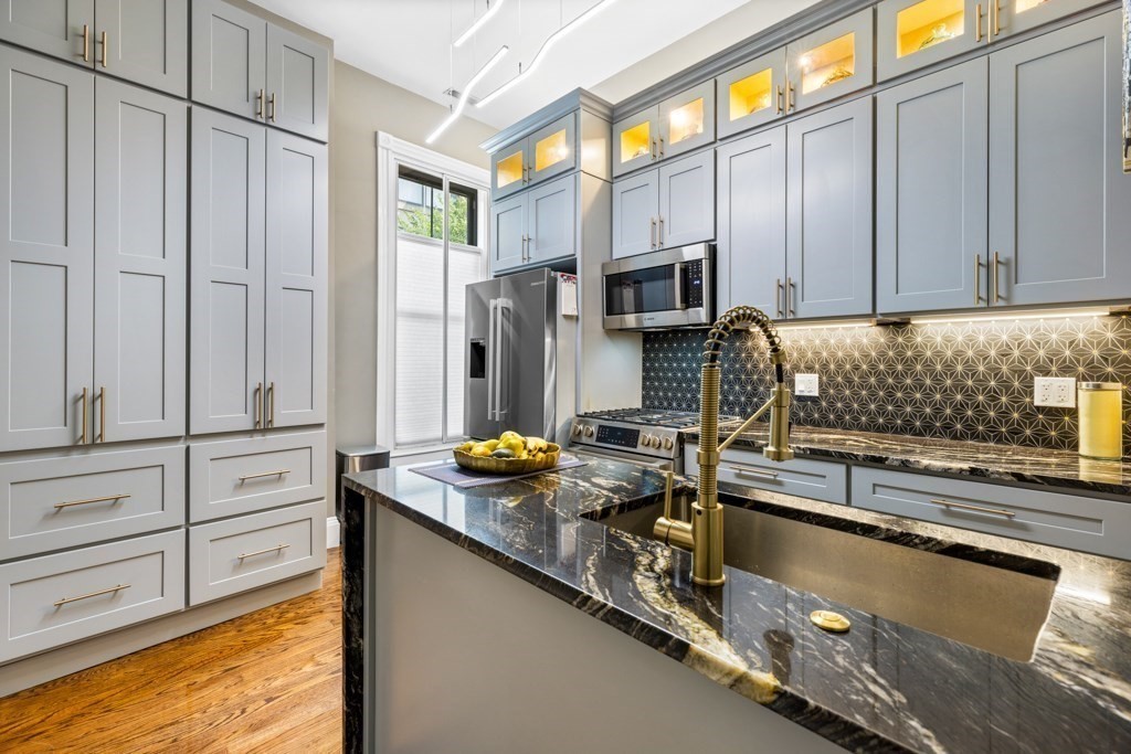 705 Massachusetts Ave, South End