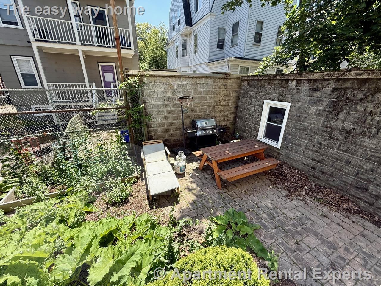 33 Pearson Ave, Davis Square