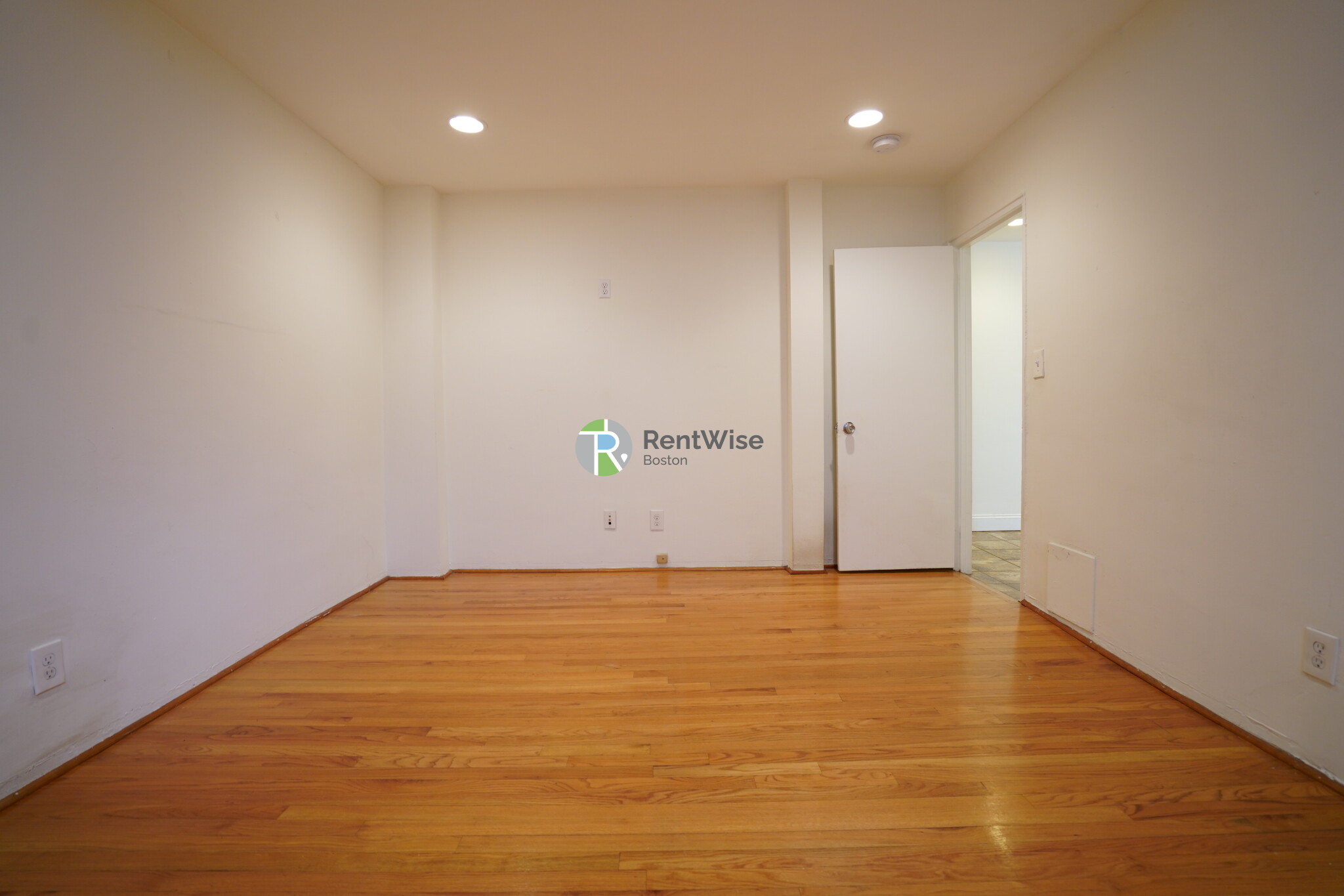 1322 Commonwealth Ave, Brighton