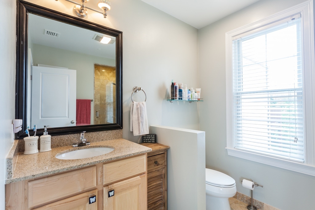 655 E 2nd St, South Boston