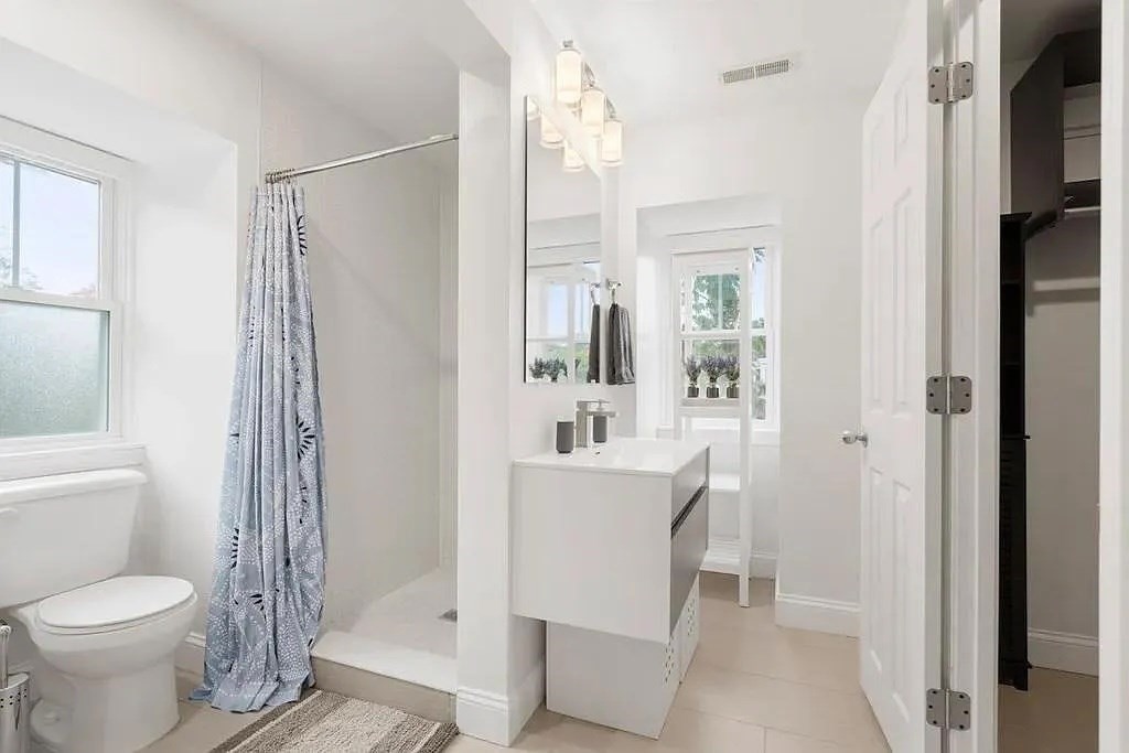 63 Perrin St, Roxbury