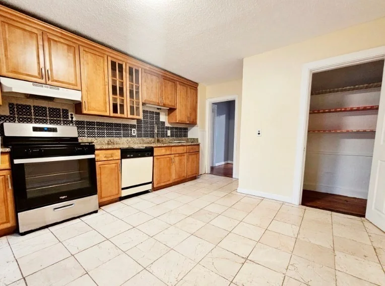 7 High Street Pl, Jamaica Plain