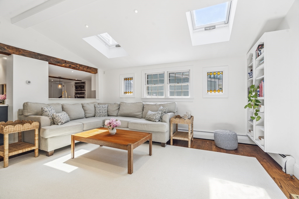 101 Elm St, Marblehead