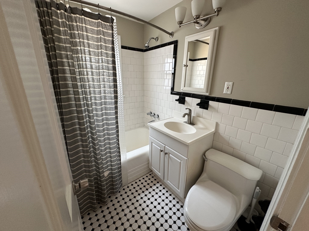 23 Safford St, Quincy