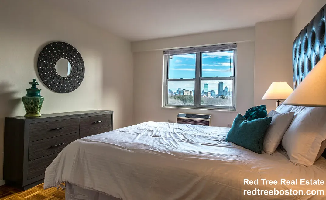 175 Freeman St, North Brookline