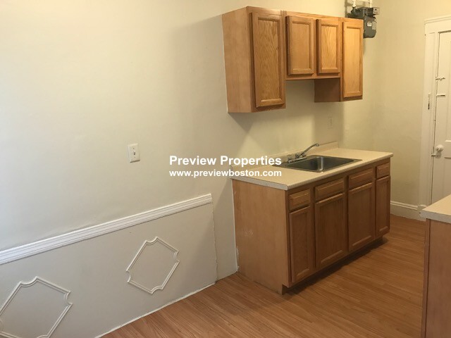 1171 Boylston St, Fenway