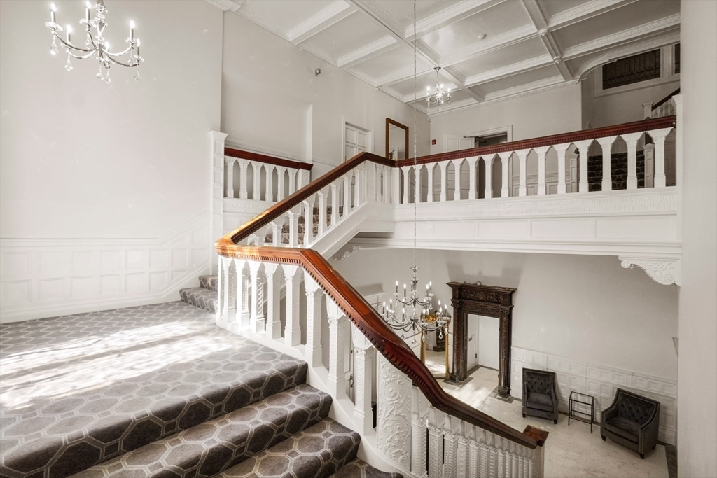 17 Gloucester St, Back Bay