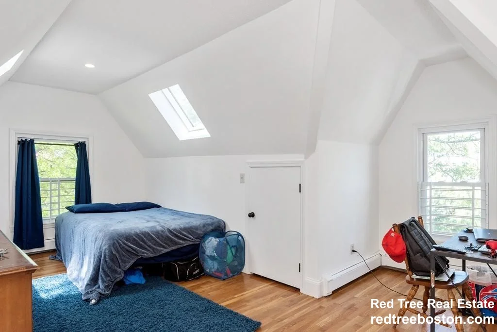 21 Kinross Rd, Brighton