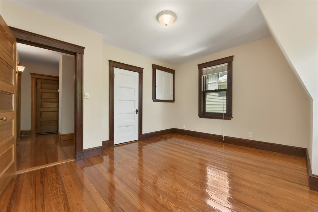 28 Meredith St, West Roxbury