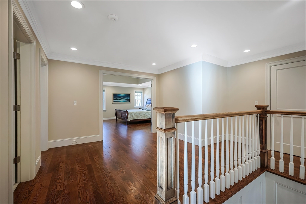 7 Marshall Rd, Wellesley