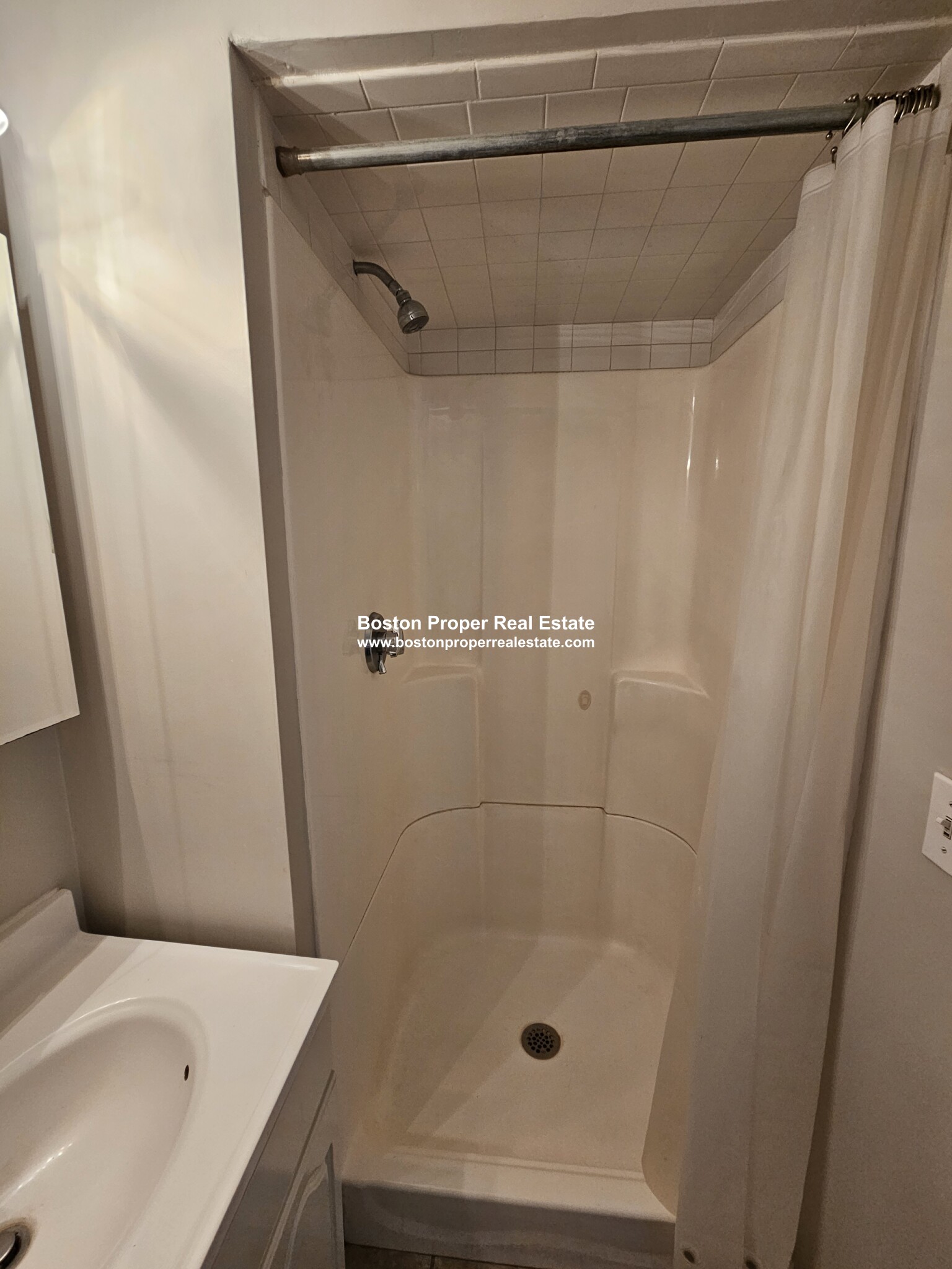 250 Newbury St, Back Bay