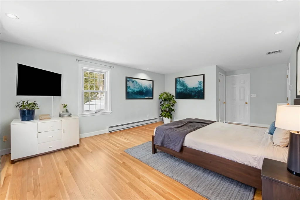 26 Cedar Hill Rd, Dover