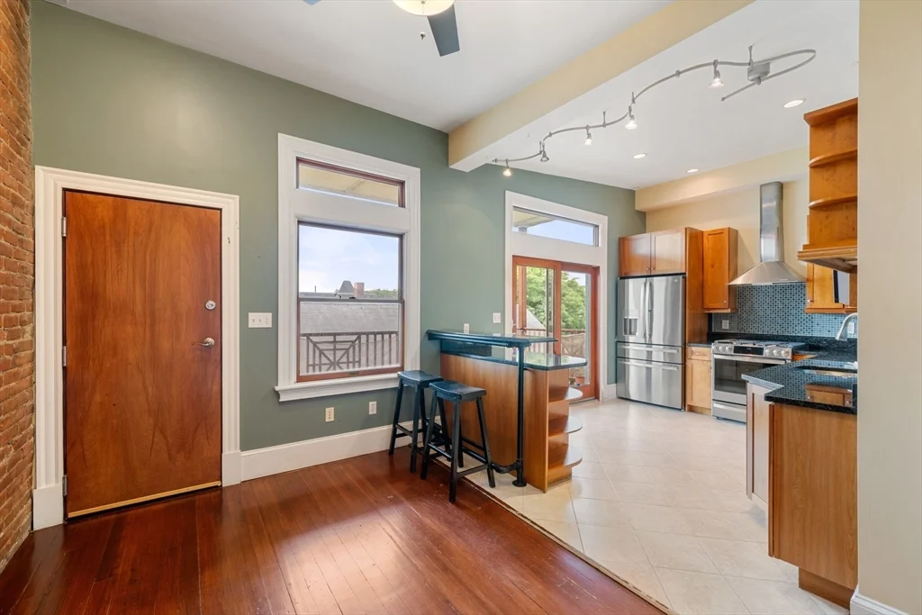 118 Perkins St, East Somerville