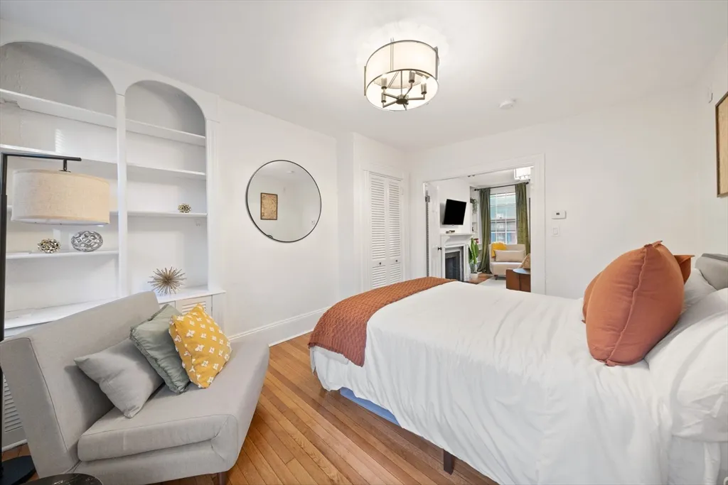 102 Revere St, Beacon Hill