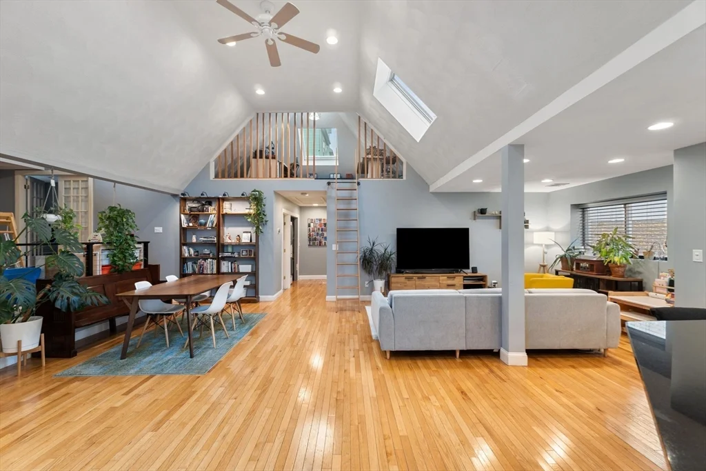 890 Winthrop Ave, Beachmont