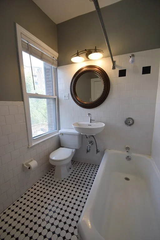 1402 Beacon St, Coolidge Corner