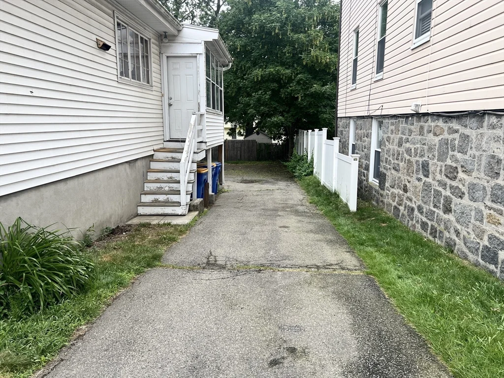 373 Winthrop St, Winthrop