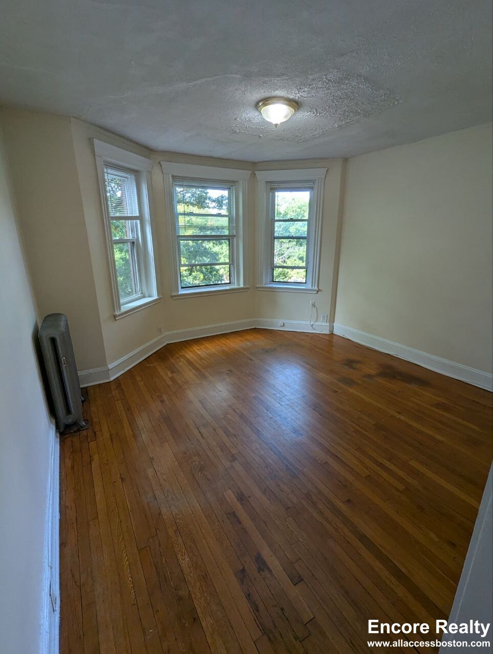 364 Riverway, Mission Hill