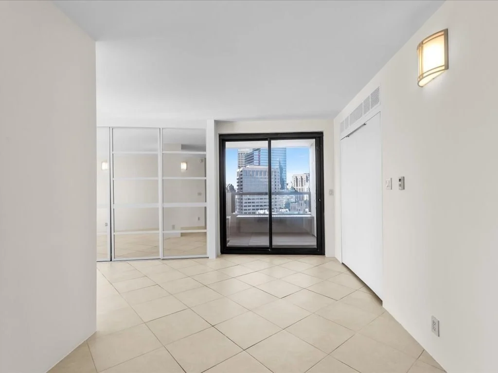 65 E India Row, Waterfront