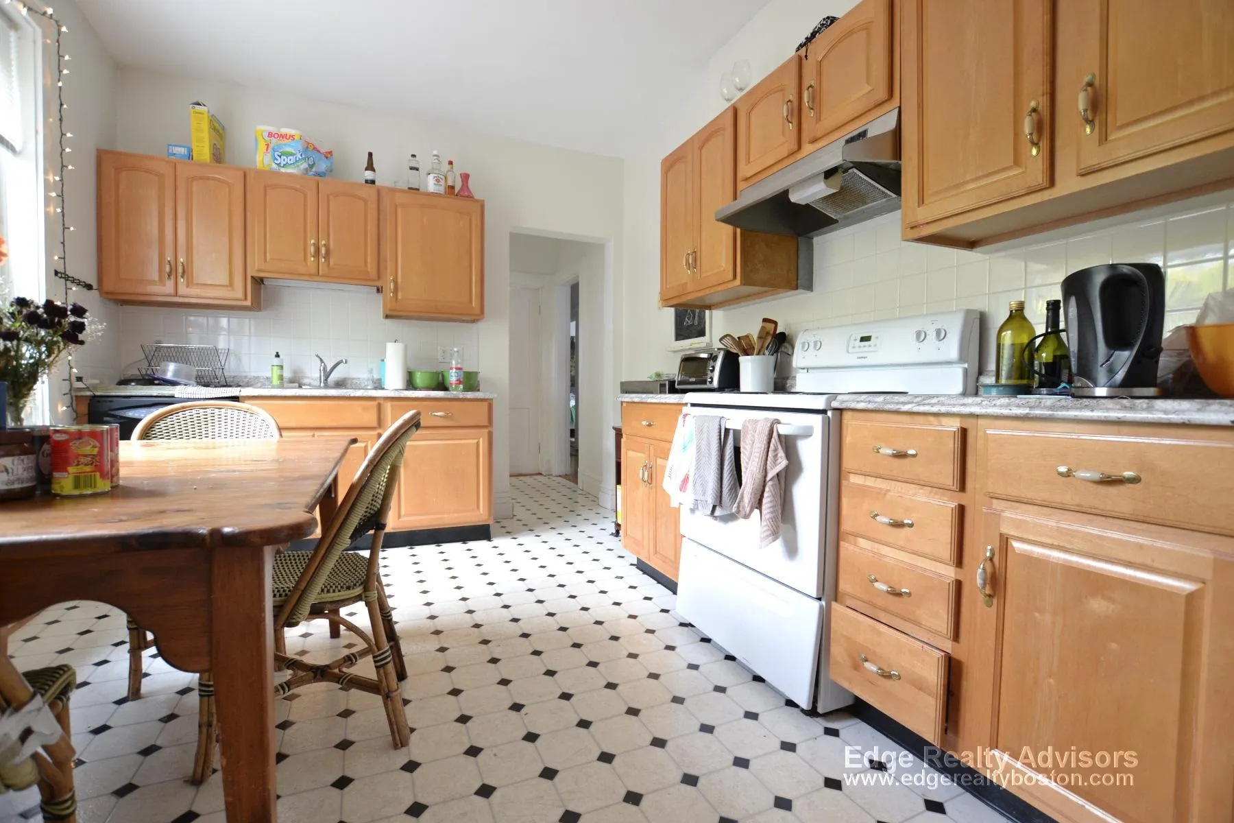 156 Coolidge St, Washington Square