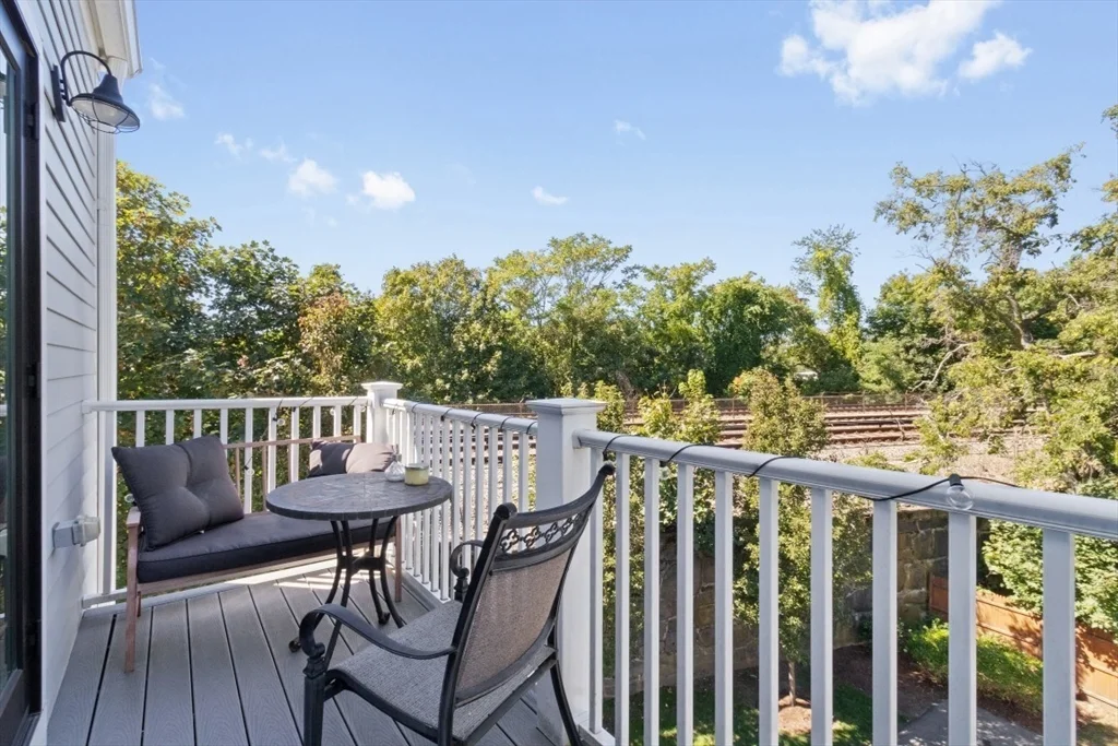 2 Elm St, Dorchester