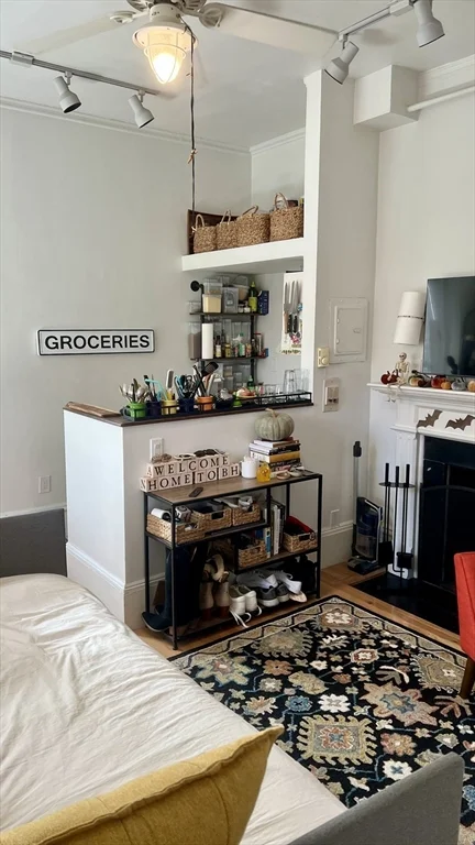 49 Brimmer St, Beacon Hill