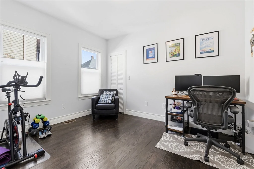 67 Everett St, East Arlington