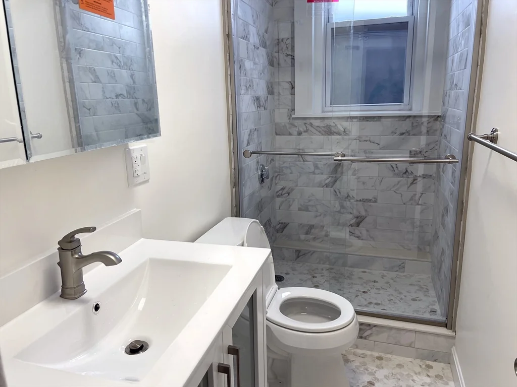 15 Thatcher St, Coolidge Corner