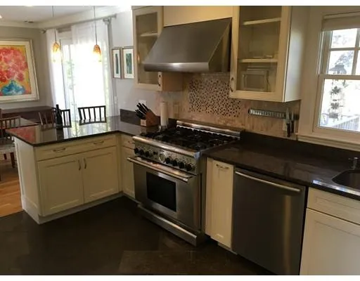 119 York Ter, Coolidge Corner