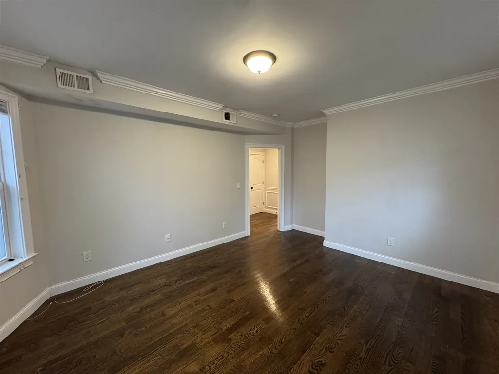 9 Cornwall St, Jamaica Plain