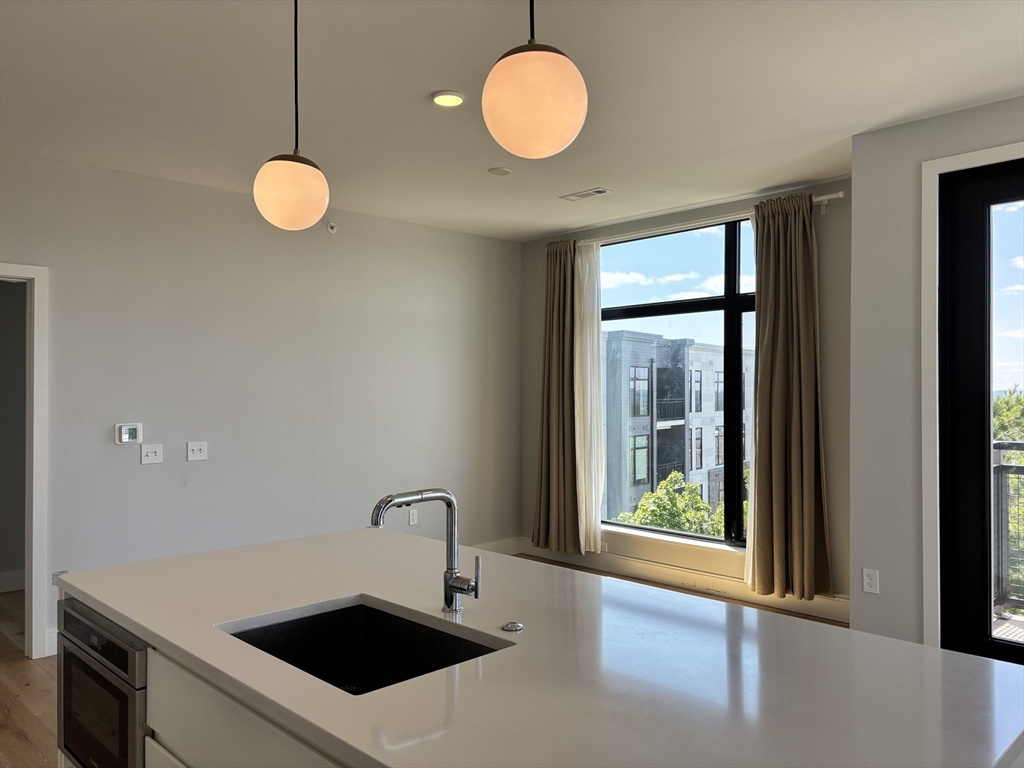 191 Washington St, Brighton