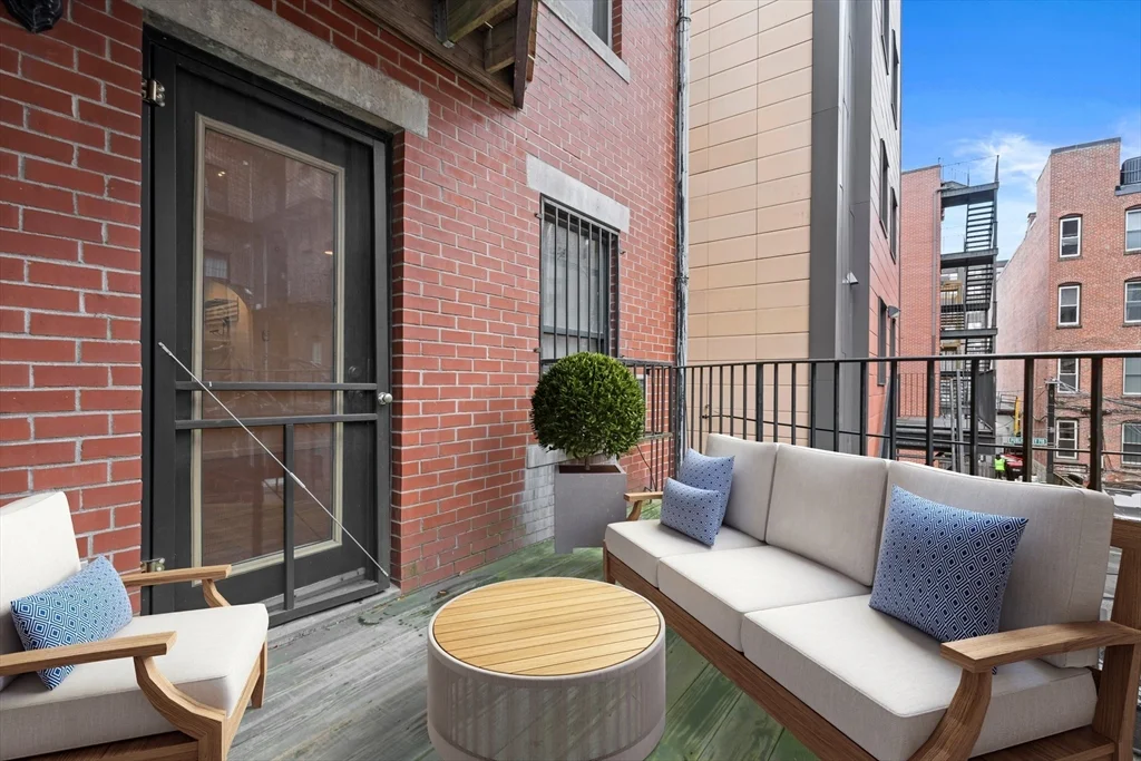 18 East Springfield St, Harrison Lenox