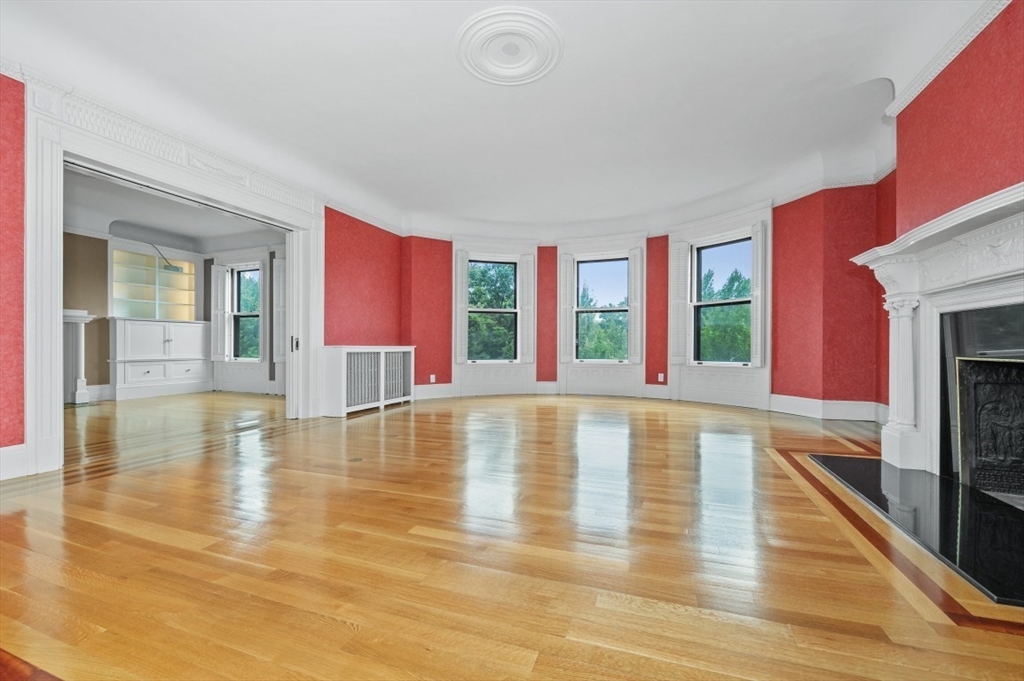 290 Commonwealth Ave, Back Bay