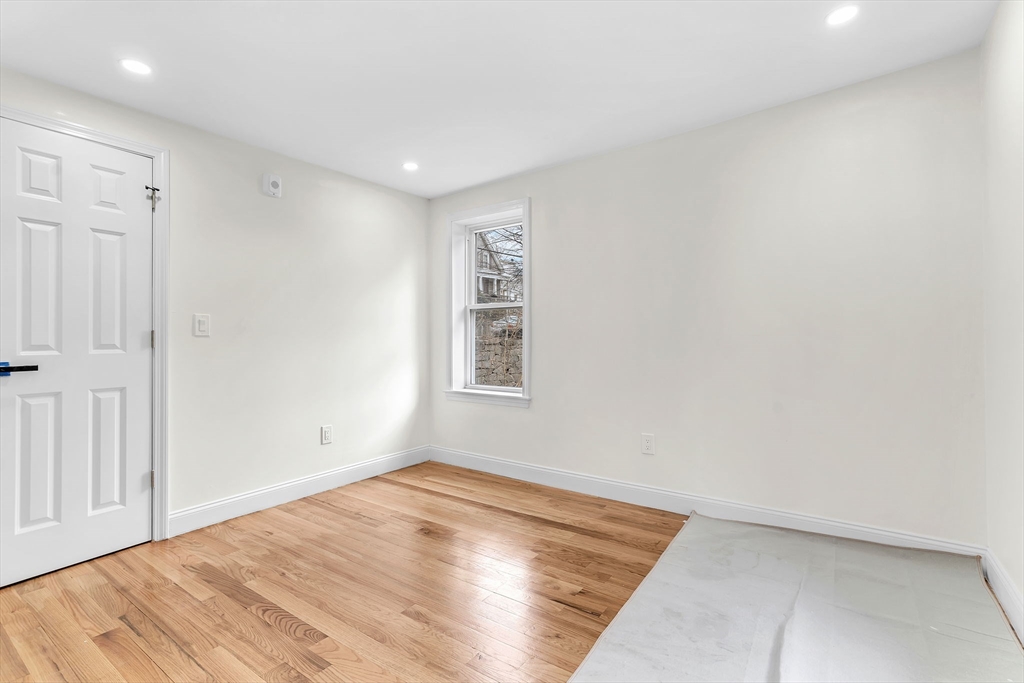 23 Pleasant St, Fitchburg