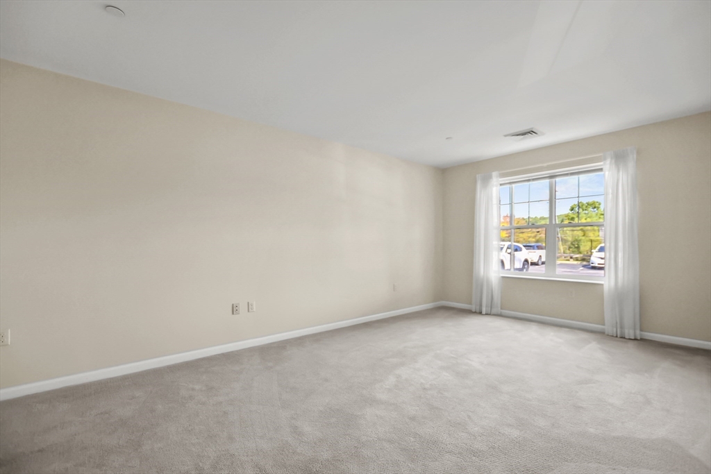 1275 Turnpike St, North Andover