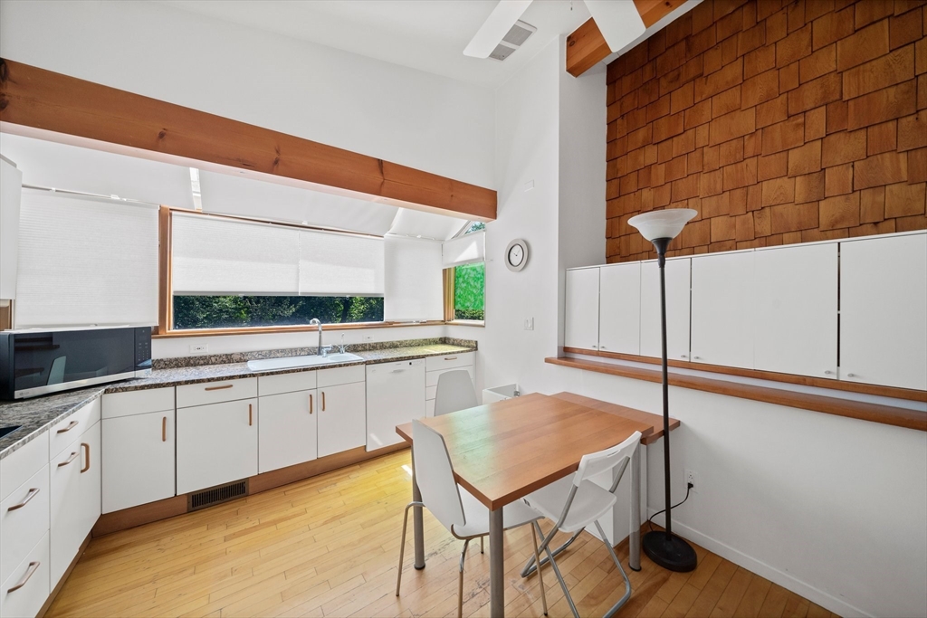 37 Harwich Rd, Newton