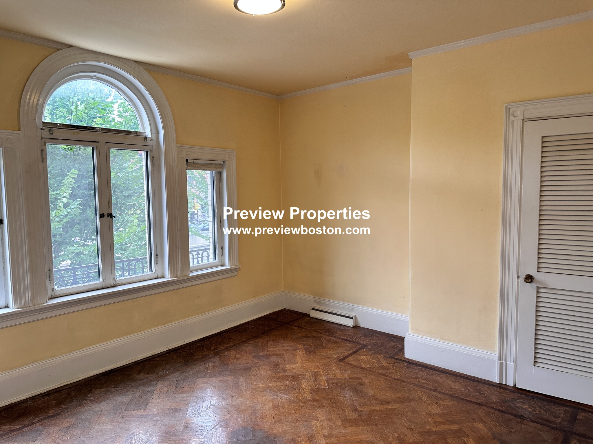 923 Beacon St, Fenway