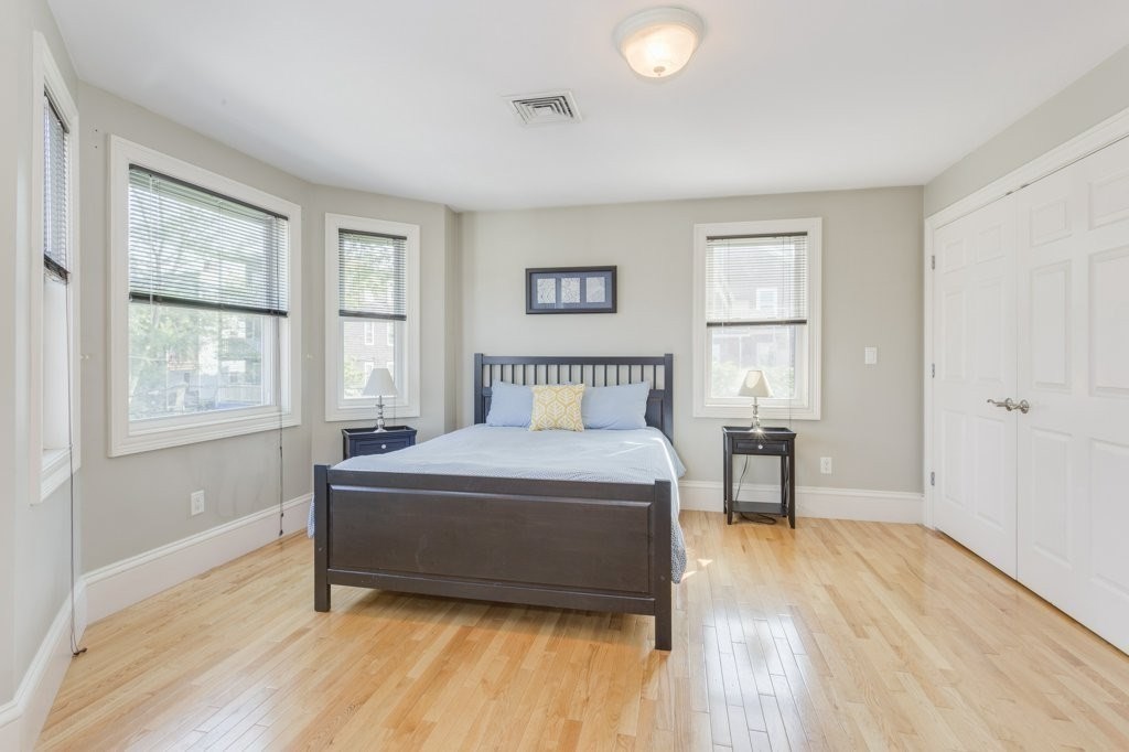 13 Downer Ct, Dorchester