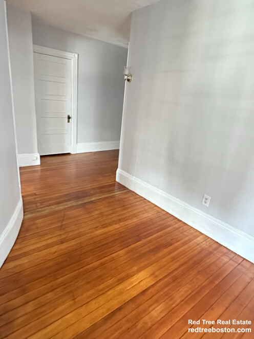 18 Quint Ave, Allston