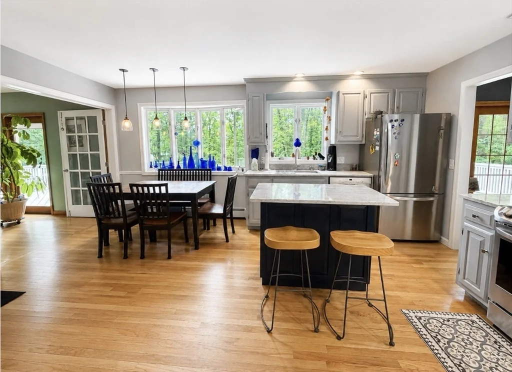 31 Woodside Circle, Sturbridge