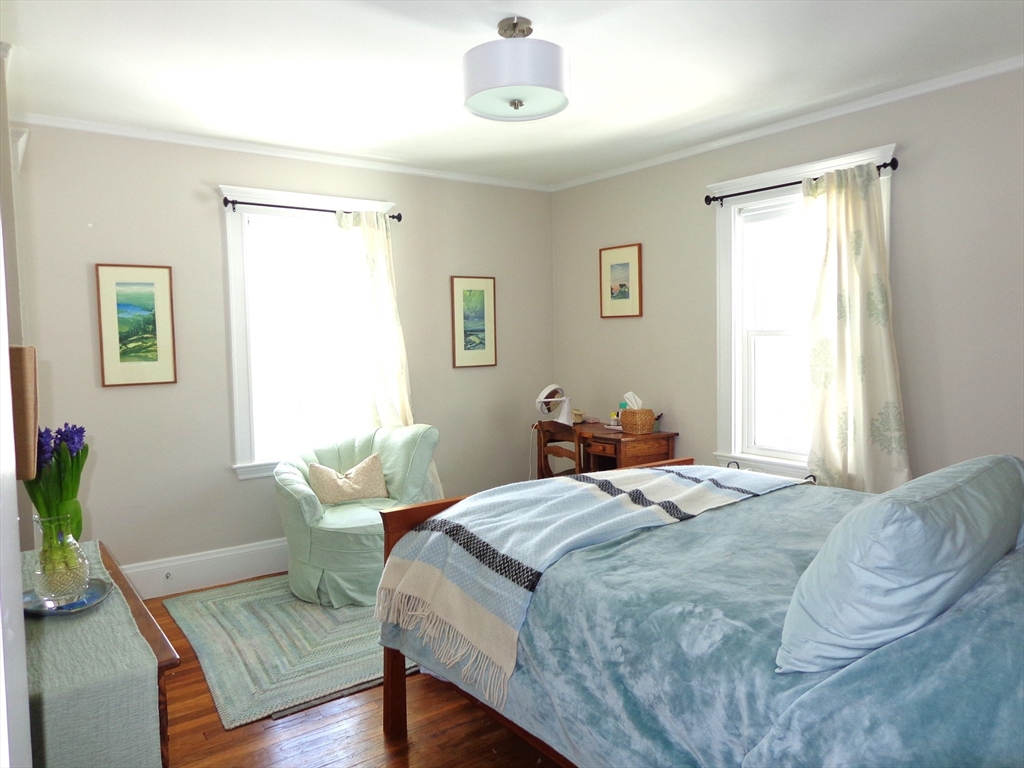 8 Holden Rd, Belmont