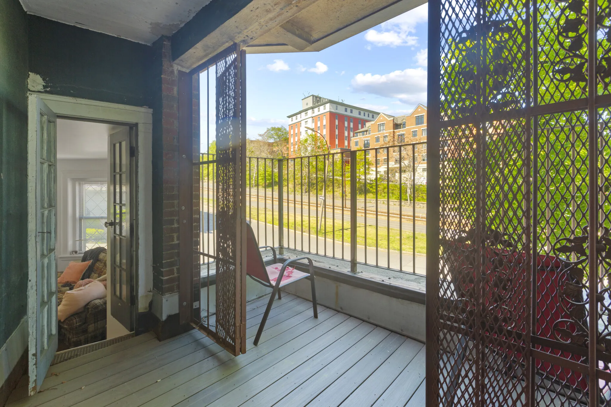 1462 Commonwealth Ave, Brighton