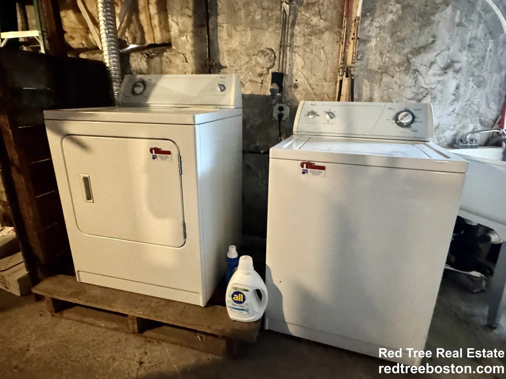 108 Redlands Rd, West Roxbury