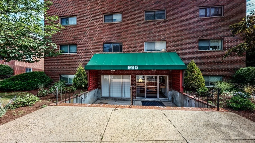 995 Massachusetts Ave, Arlington