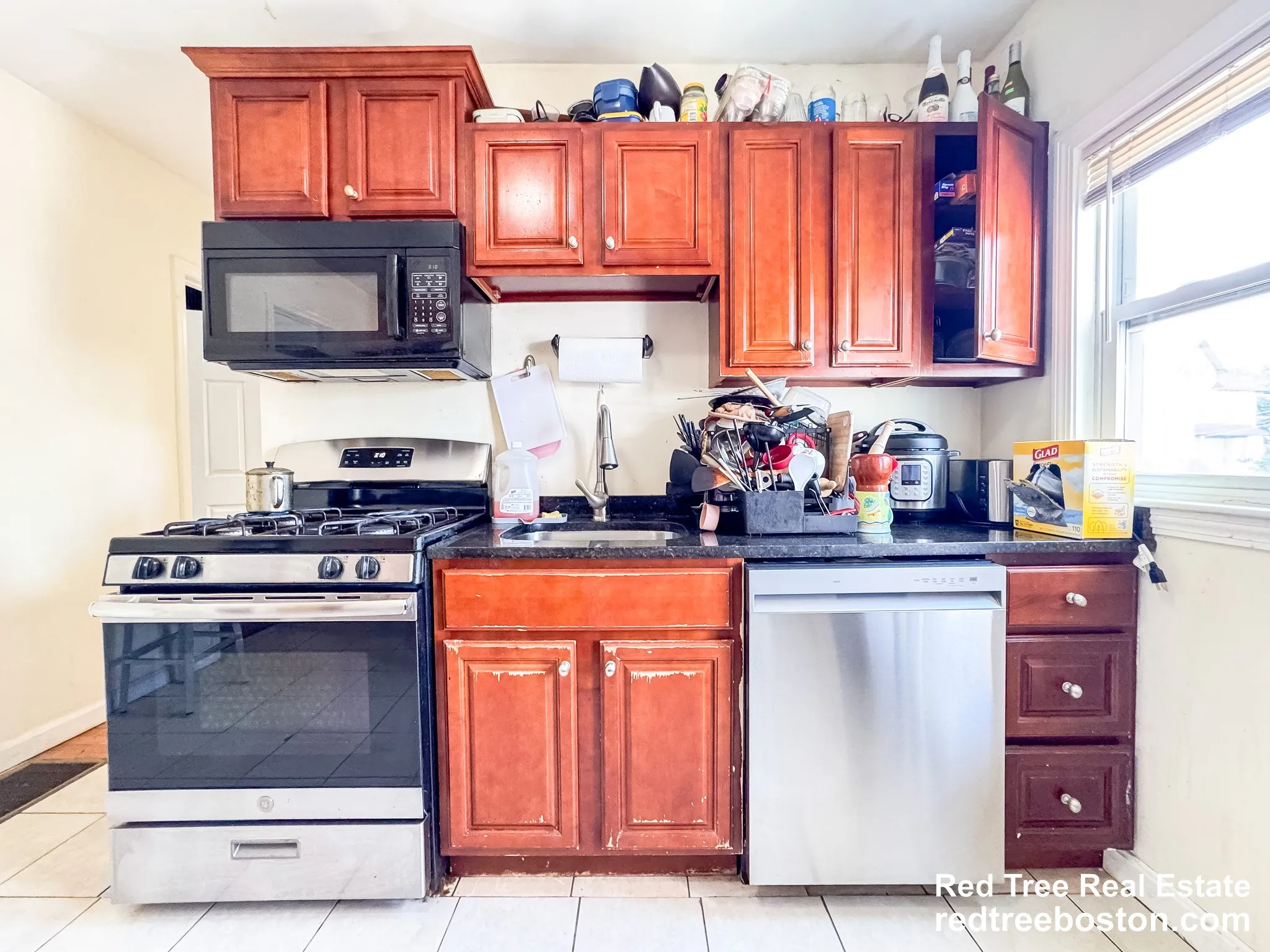 28 Linden St, Allston