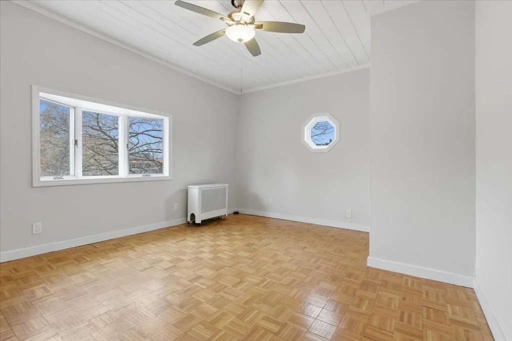 715 Truman Pkwa, Hyde Park