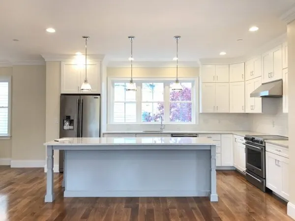 43 Mansfield St, Allston