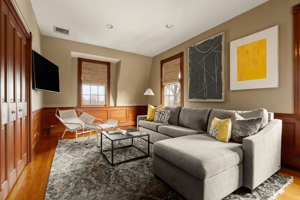 59 Harbor Ave, Marblehead Neck