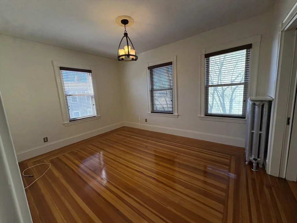 62 Ibbetson St, Davis Square